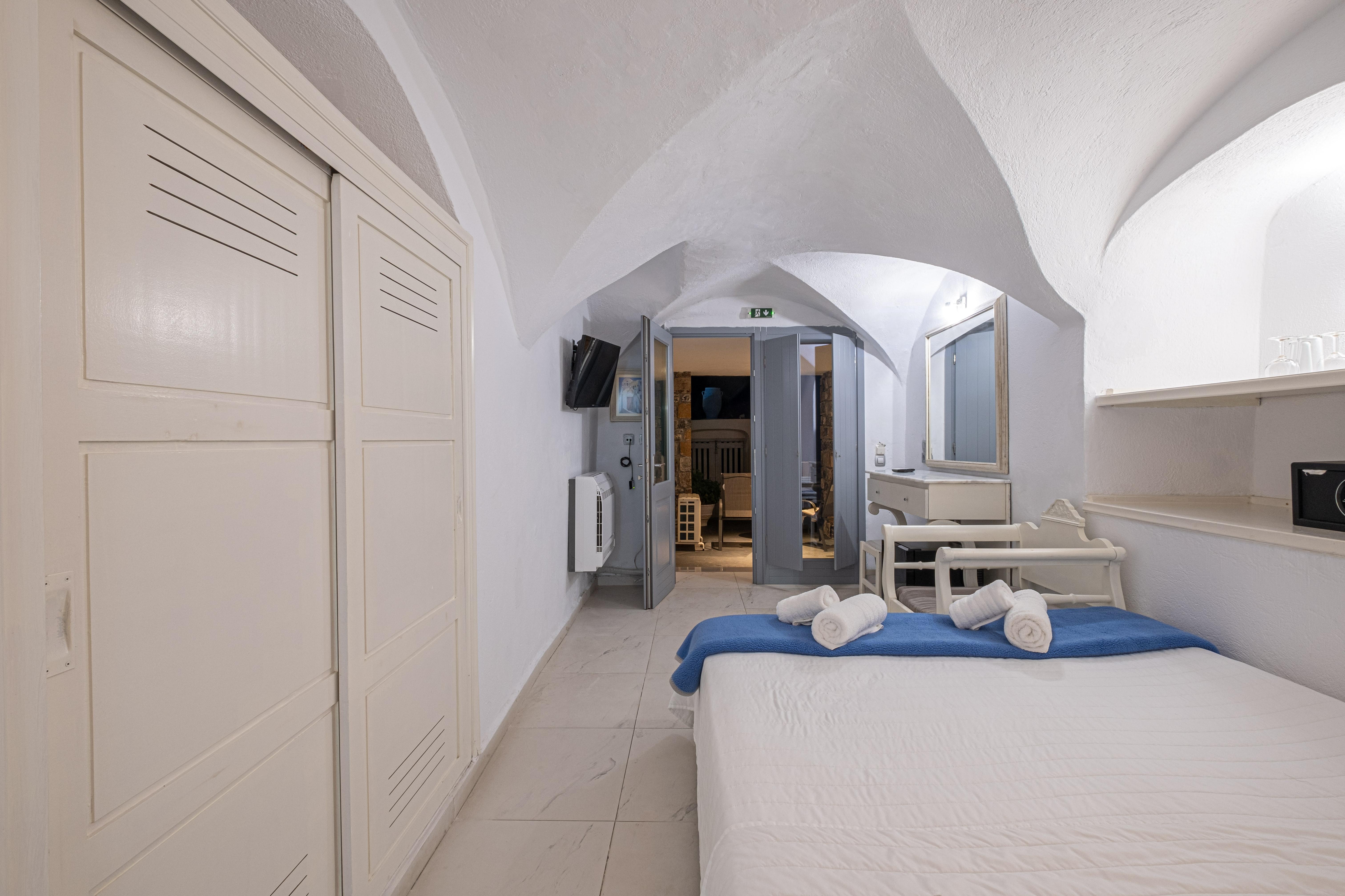 Loucas On The Cliff Fira (Santorini) Exterior foto